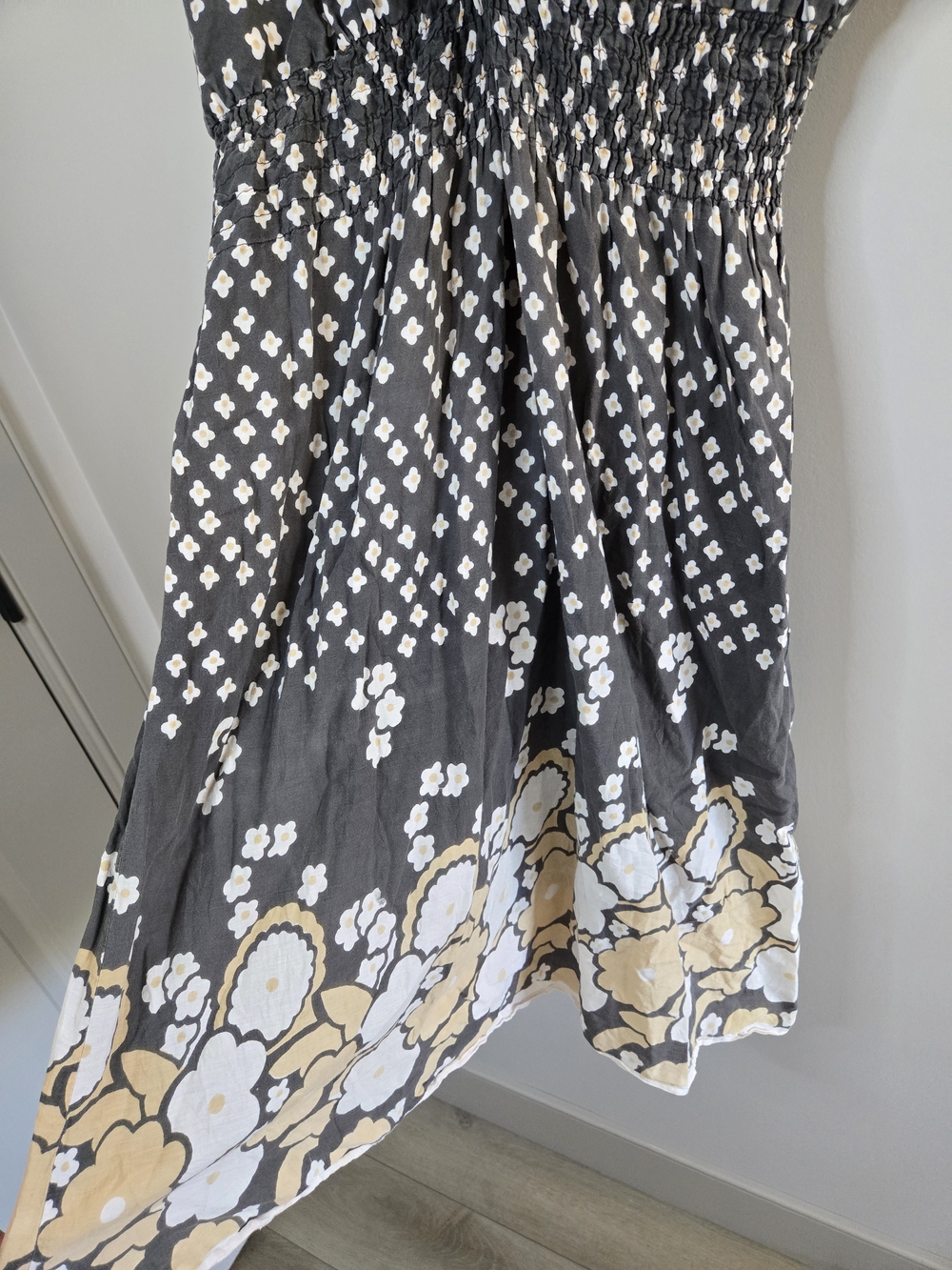 Lan Z vintage floral-print midi sundress, smocked waist and v-neck, 100% cotton - Picture 5 of 7